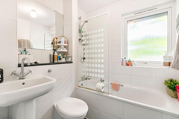 3 Bedroom End Terrace House For Sale In Station Yard, Twickenham, TW1