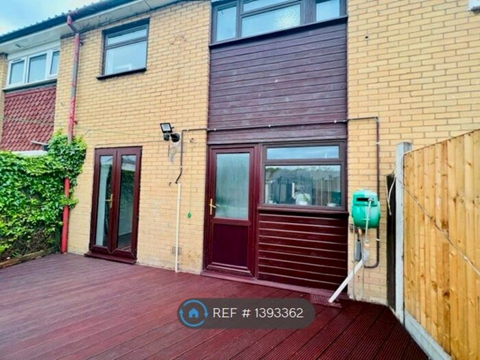 3 Bedroom Terraced House To Rent In Long Lynderswood, Basildon, SS15
