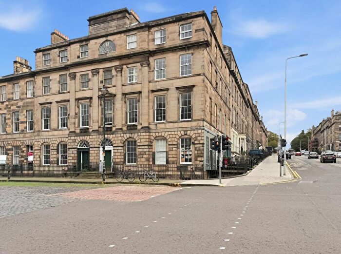 3 Bedroom Flat For Sale In / Great King Street, Edinburgh, EH3