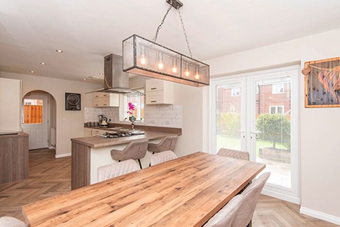 4 Bedroom Detached House For Sale In Ripple Walk, Chesterfield, S41