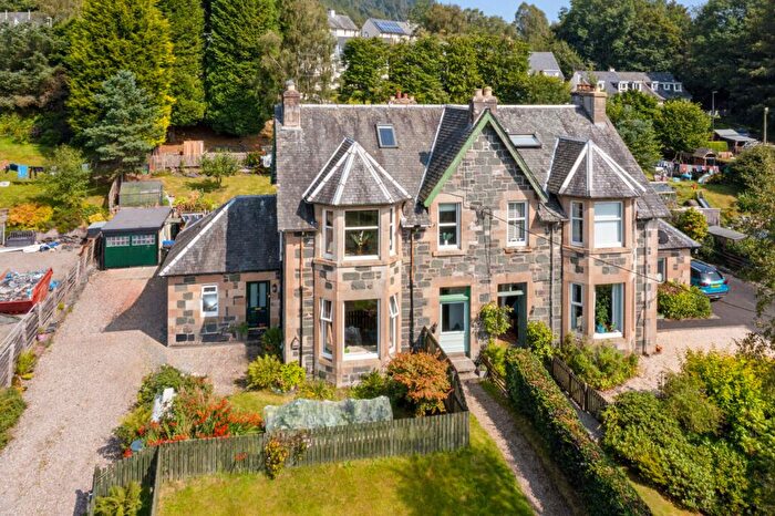 4 Bedroom Maisonette For Sale In Broomknowe, Main Street, Aberfoyle, Stirling, FK8