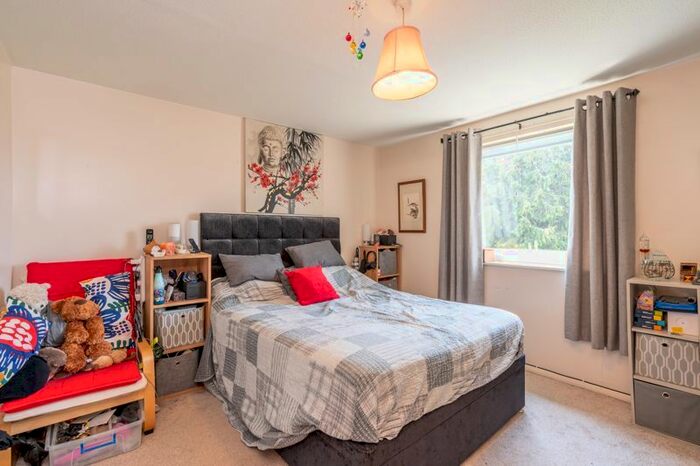 3 Bedroom Terraced House For Sale In Winterbourne Road, Chichester, PO19