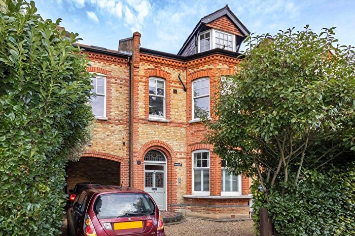 1 Bedroom Flat To Rent In Berrylands Road, Surbiton, KT5