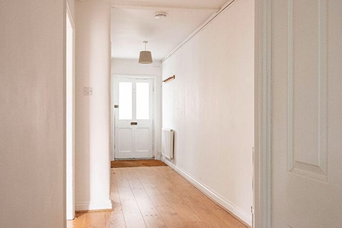 1 Bedroom Flat For Sale In Amyand Park Road, St Margarets, Twickenham, TW1