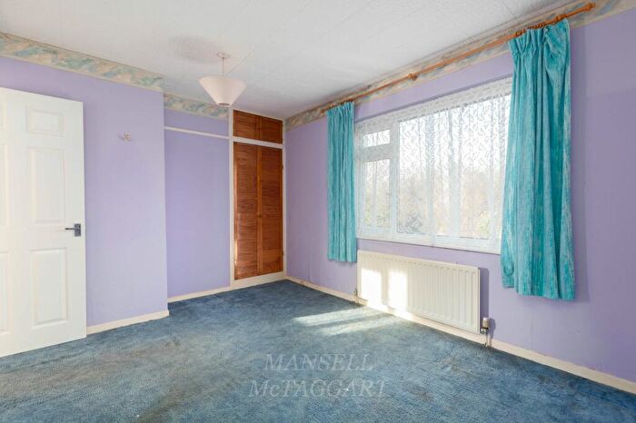 3 Bedroom Terraced House For Sale In Woodlands Road, East Grinstead, RH19