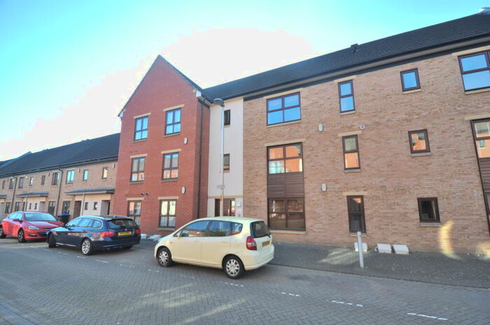 2 Bedroom Flat To Rent In Standside, Northampton, NN5
