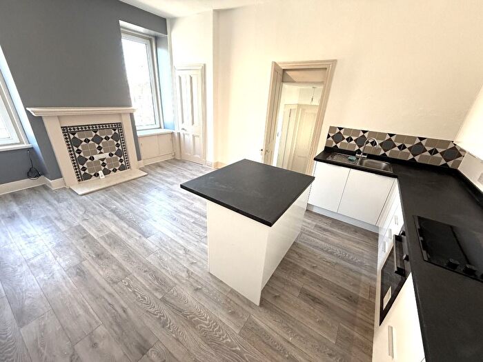 3 Bedroom Flat To Rent In North Deeside Road, Cults, Aberdeen, AB15