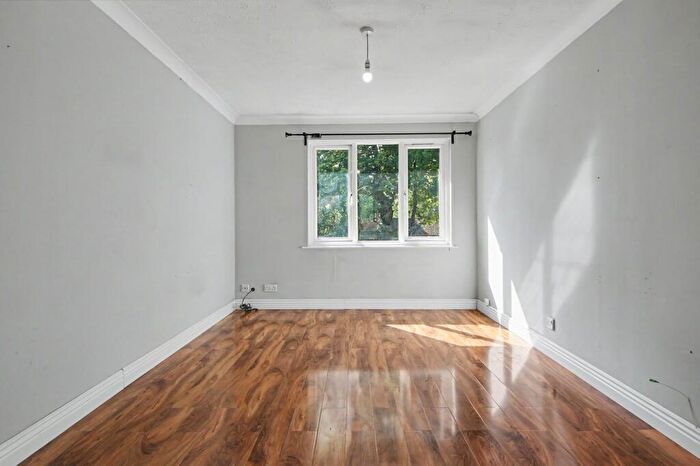 1 Bedroom Maisonette For Sale In Torridge Gardens, West End, SO18