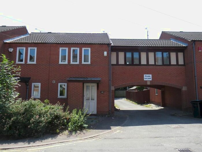 3 Bedroom Property To Rent In Drewry Lane, Derby, DE22