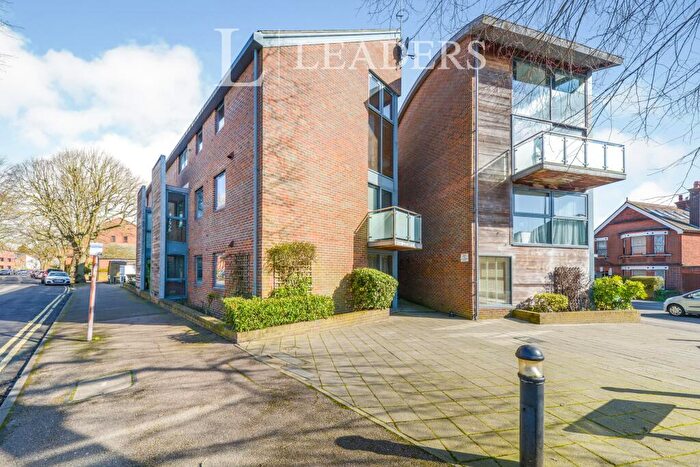 2 Bedroom Flat To Rent In Granville Road, St. Albans, AL1