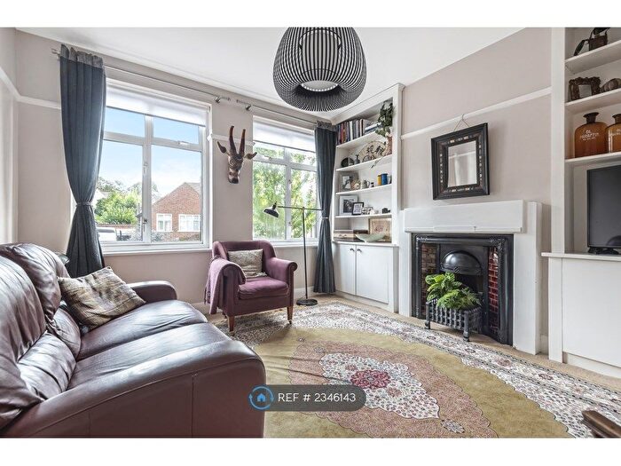 2 Bedroom Maisonette To Rent In Patterson Court, London, SE19