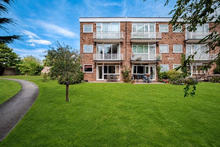 2 Bedroom Flat For Sale In Mantua Warwick Court, Warwick Road, Stratford-Upon-Avon, CV37
