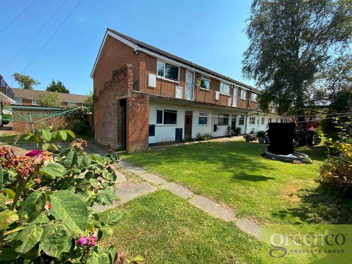 2 Bedroom Flat To Rent In Alexandria Drive, Bolton, BL5