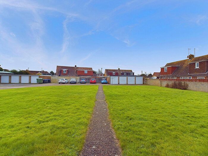 1 Bedroom Flat For Sale In Sompting Road, Lancing, BN15