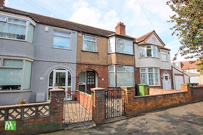 3 Bedroom Terraced House For Sale In Abbey Road, Waltham Cross, EN8