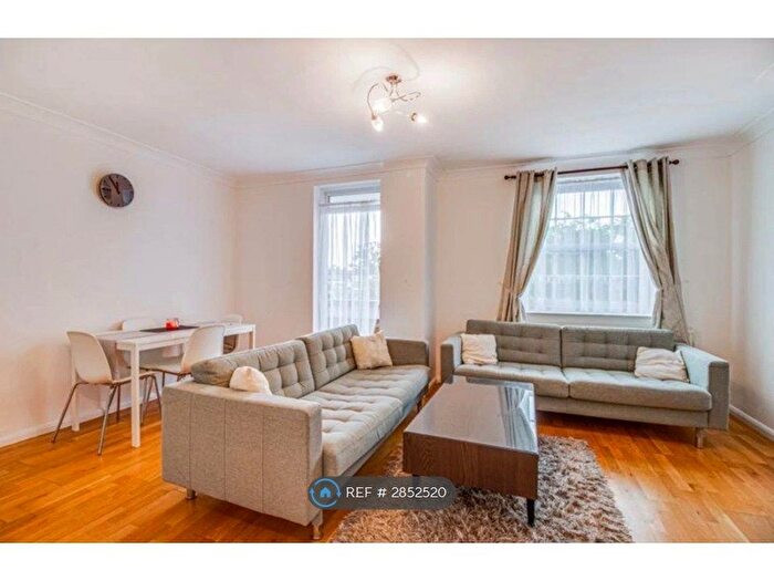 3 Bedroom Flat To Rent In Ferron Road, London, E5