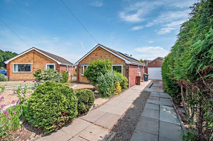 2 Bedroom Detached Bungalow For Sale In Pine Tree Close, Broughton, Brigg, DN20