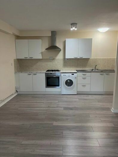 2 Bedroom Flat To Rent In Asa Court, Old Station Road, Hayes, Greater London, UB3