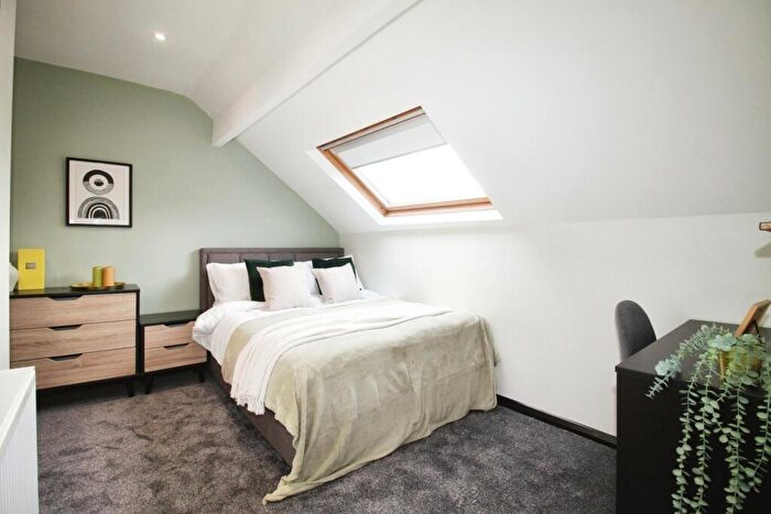 1 Bedroom Terraced House To Rent In St. Anns Avenue, Burley, Leeds, West Yorkshire, LS4