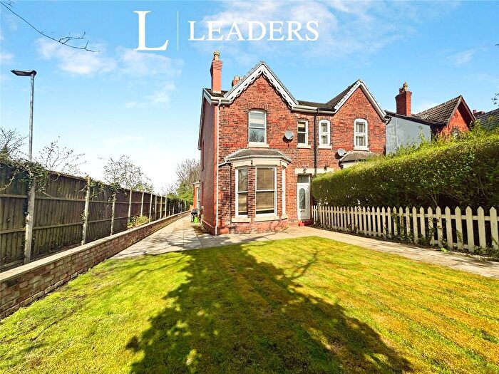 3 Bedroom Semi-Detached House For Sale In Lyndale Avenue, Fearnhead, Warrington, WA2