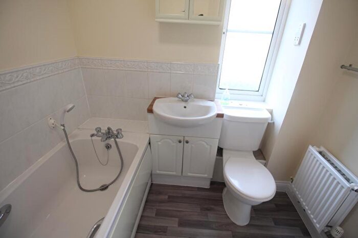 2 Bedroom Apartment To Rent In Woking, Surrey, GU21