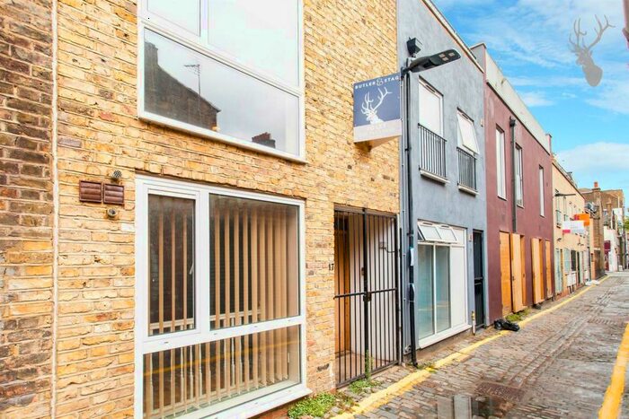 3 Bedroom Town House To Rent In Voss Street, Bethnal Green, London, E2