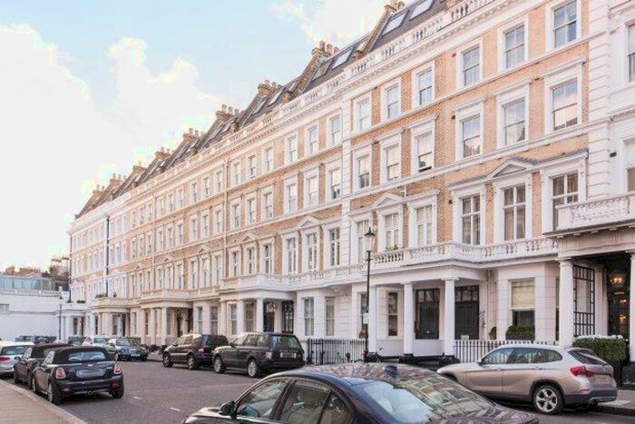 2 Bedroom Flat To Rent In - Manson Place, London, SW7