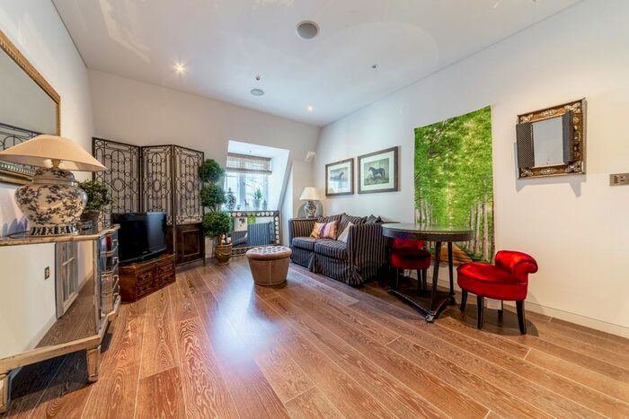 1 Bedroom Flat To Rent In Marconi House, Strand, London, WC2R