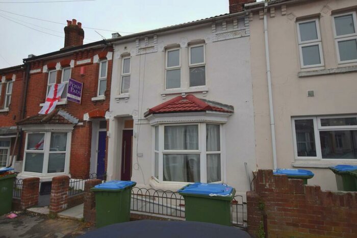 6 Bedroom Private Hall To Rent In Milton Road, Southampton, SO15