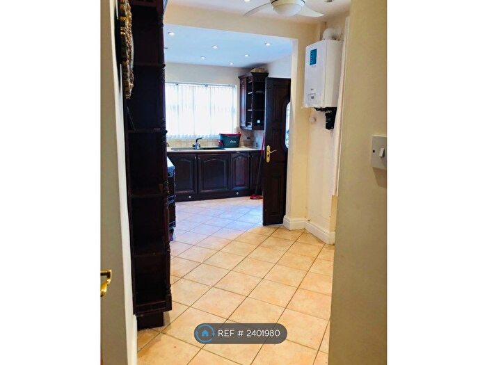 3 Bedroom Semi-Detached House To Rent In Boardman Road, Manchester, M8