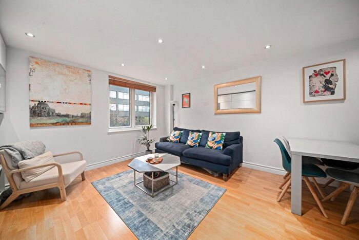 1 Bedroom Flat To Rent In Commercial Road, Aldgate East, E1