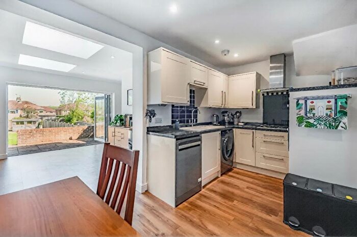 5 Bedroom Terraced House For Sale In Prince Albert Square, Redhill, RH1