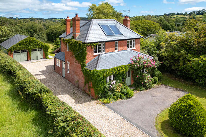3 Bedroom Detached House For Sale In Buckhorn Weston, Dorset, SP8