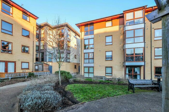 2 Bedroom Apartment To Rent In Commonwealth Drive, Rampling Court Commonwealth Drive, RH10