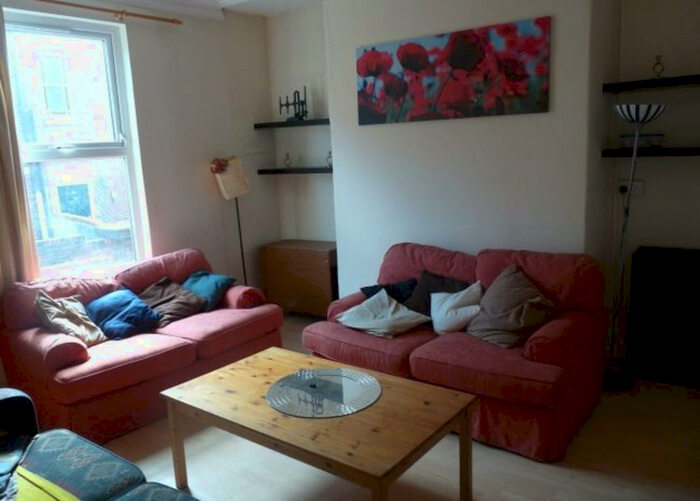 6 Bedroom House To Rent In Cliff Mount, Leeds, LS6