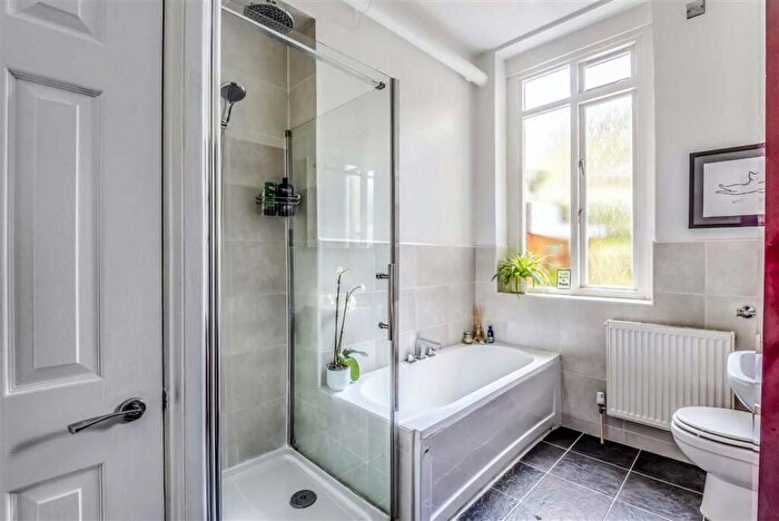 3 Bedroom House To Rent In Corfield Street, London, E2