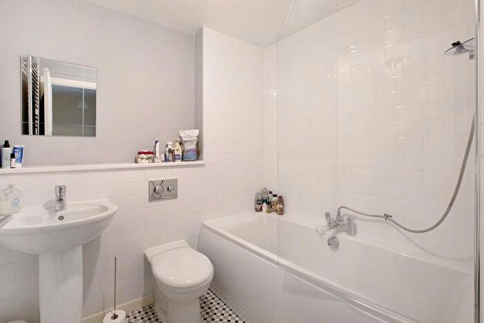 3 Bedroom End Of Terrace House For Sale In Coombe Gardens, First Avenue, Teignmouth, TQ14