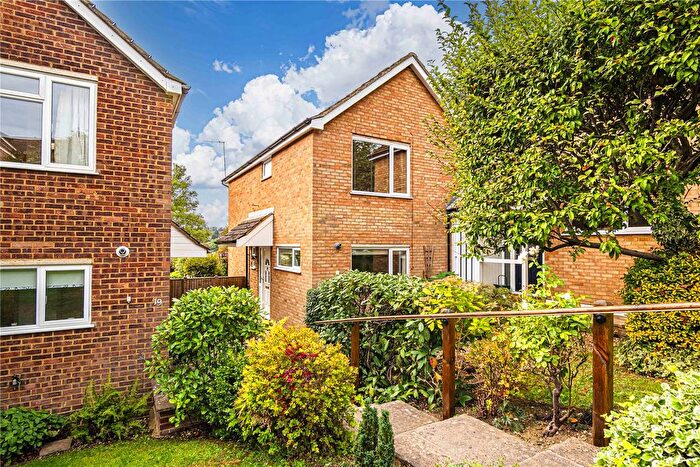 3 Bedroom End Of Terrace House For Sale In Long View, Berkhamsted, Hertfordshire, HP4