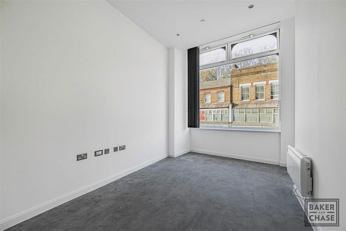 1 Bedroom Flat To Rent In High Road, Bruce Grove, London, N17