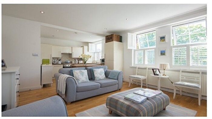 1 Bedroom Flat To Rent In Flat, Hermon Hill, Wanstead, E11