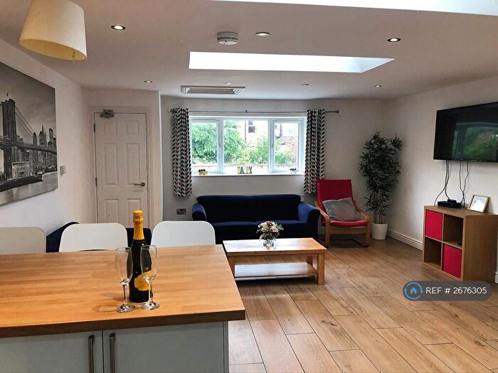 7 Bedroom Semi-Detached House To Rent In Lenton Boulevard, Nottingham, NG7