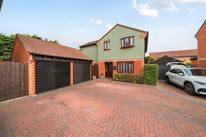 5 Bedroom Detached House For Sale In Sutton Close, Portsmouth, PO3