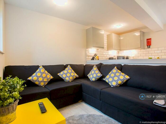 6 Bedroom Semi-Detached House To Rent In Hornby Road, Brighton, BN2