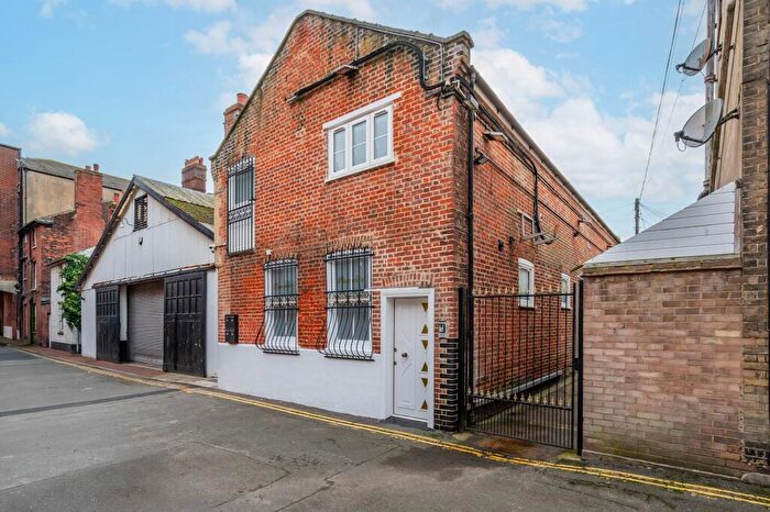 2 Bedroom Apartment To Rent In Wellington Road, NR30