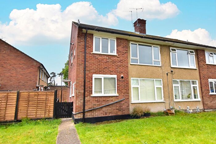 2 Bedroom Maisonette For Sale In The Glebe, Watford, WD25