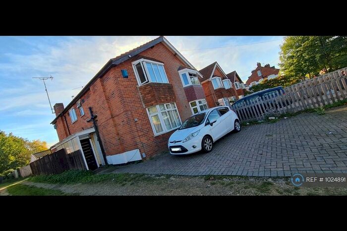 5 Bedroom Detached House To Rent In Addington Road, Reading, RG1
