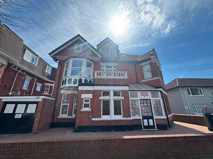 2 Bedroom Flat To Rent In Argyll Road, Bournemouth, BH5