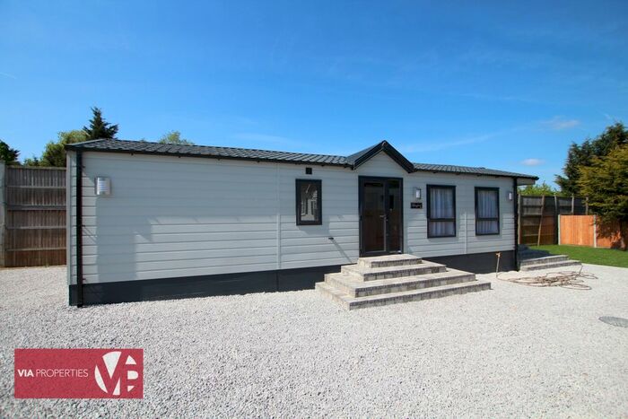 2 Bedroom Bungalow To Rent In Long Green, Bumbles Green, EN9