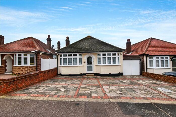 3 Bedroom Bungalow For Sale In St. Audrey Avenue, Bexleyheath, DA7