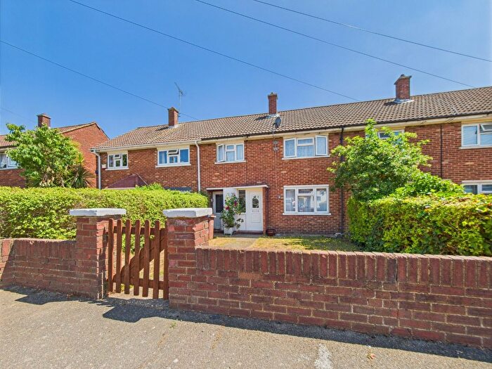 3 Bedroom Terraced House For Sale In Manor Close, Aveley, Thurrock, RM15